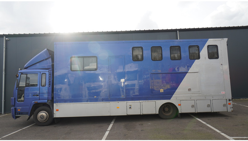 Volvo FL 6-9 HORSE TRANSPORT 341.000KM MANUAL GEARBOX - Hästbuss: bild 1 Volvo FL 6-9 HORSE TRANSPORT 341.000KM MANUAL GEARBOX - Hästbuss: bild 1