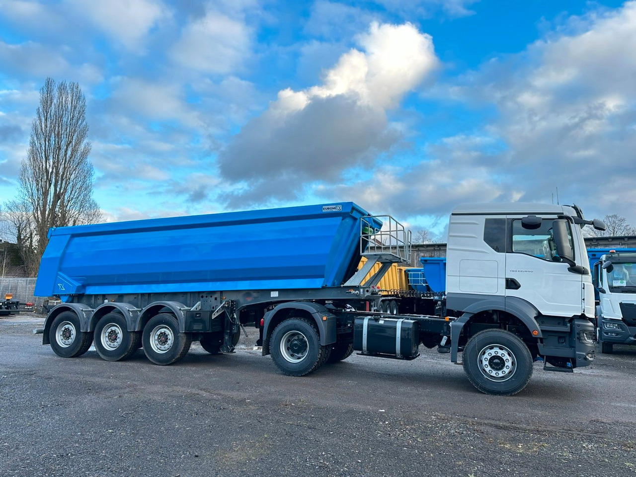MAN TGS 22.440 4x2 Euro 2 EuromixMTP Kipper 27m³ MAN TGS 22.440 4x2 Euro 2 EuromixMTP Kipper 27m³ - Dragbil: bild 3 MAN TGS 22.440 4x2 Euro 2 EuromixMTP Kipper 27m³ MAN TGS 22.440 4x2 Euro 2 EuromixMTP Kipper 27m³ - Dragbil: bild 3