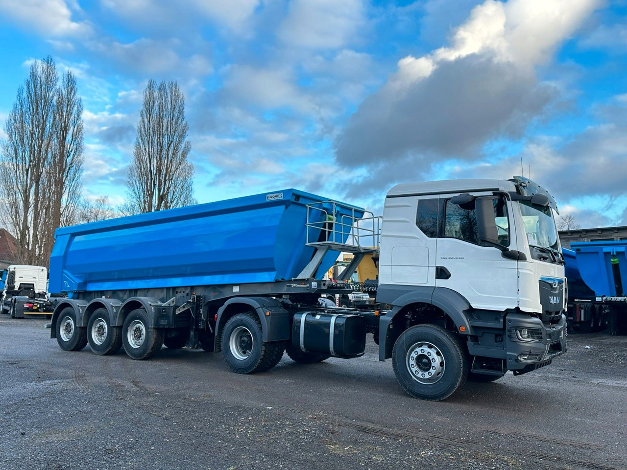 MAN TGS 22.440 4x2 Euro 2 EuromixMTP Kipper 27m³ MAN TGS 22.440 4x2 Euro 2 EuromixMTP Kipper 27m³ - Dragbil: bild 2 MAN TGS 22.440 4x2 Euro 2 EuromixMTP Kipper 27m³ MAN TGS 22.440 4x2 Euro 2 EuromixMTP Kipper 27m³ - Dragbil: bild 2