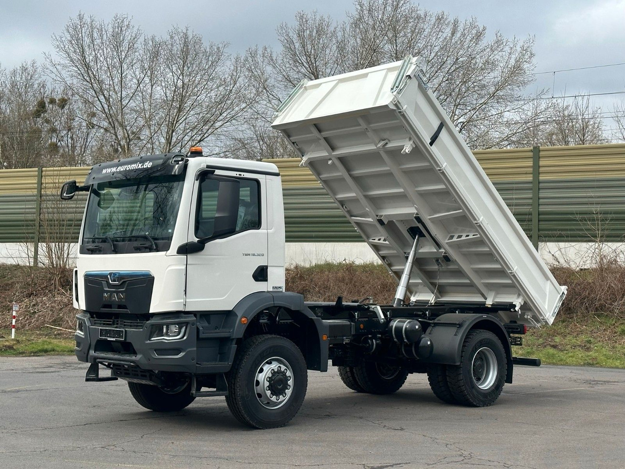 MAN TGM 18.320 4X4 Euro 6e Euromix 3-Seiten-Kipper - Tippbil lastbil: bild 1 MAN TGM 18.320 4X4 Euro 6e Euromix 3-Seiten-Kipper - Tippbil lastbil: bild 1