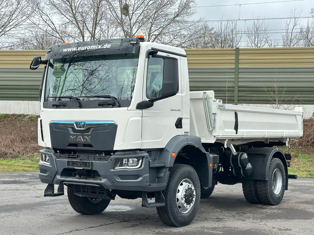 MAN TGM 18.320 4X4 Euro 6e Euromix 3-Seiten-Kipper - Tippbil lastbil: bild 2 MAN TGM 18.320 4X4 Euro 6e Euromix 3-Seiten-Kipper - Tippbil lastbil: bild 2