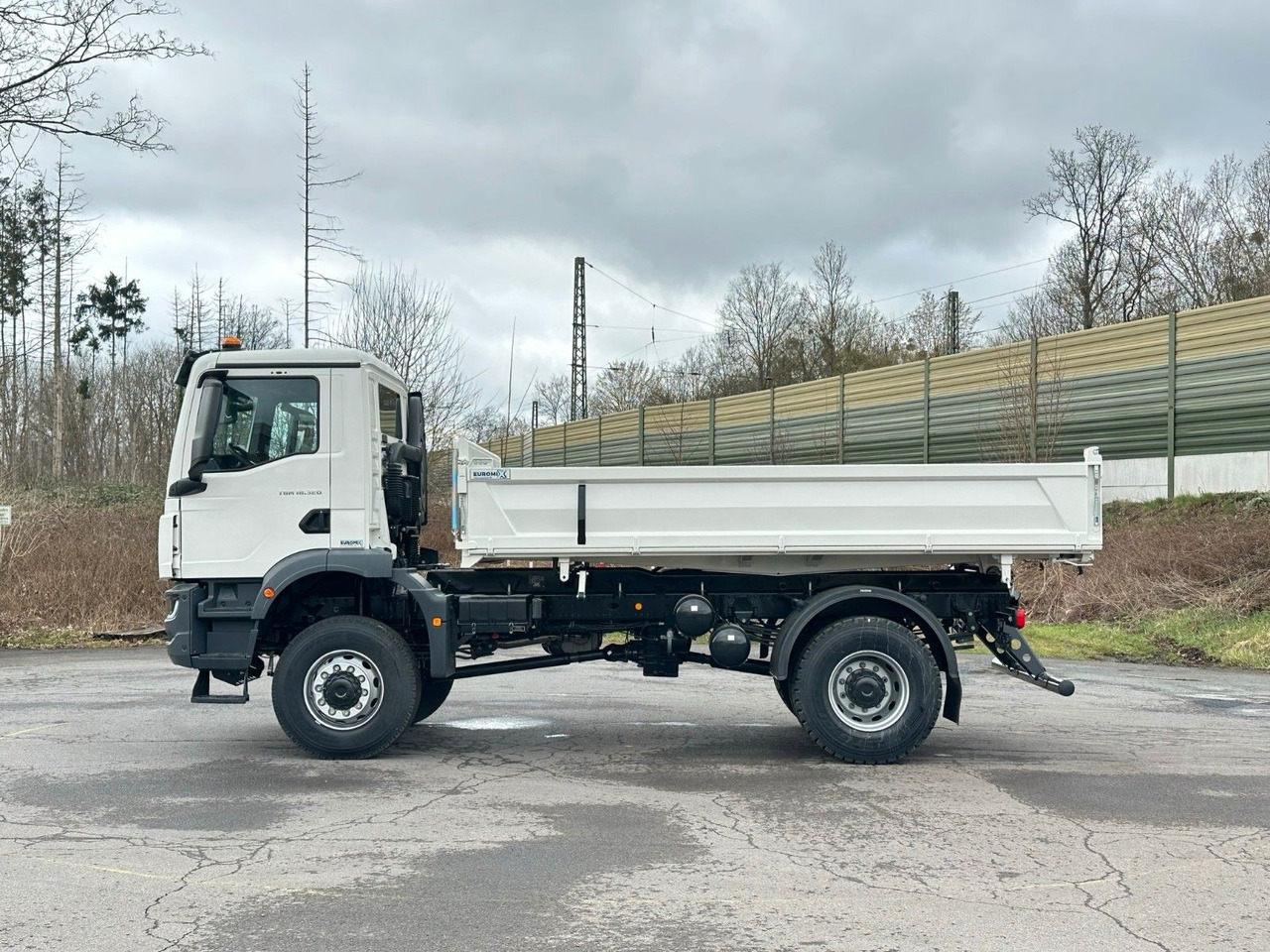 MAN TGM 18.320 4X4 Euro 6e Euromix 3-Seiten-Kipper - Tippbil lastbil: bild 4 MAN TGM 18.320 4X4 Euro 6e Euromix 3-Seiten-Kipper - Tippbil lastbil: bild 4