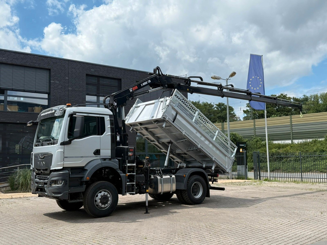 MAN TGS 18.400 TG3 4x4 Euro6e Hiab X-HiDuo 138DS-4 - Tippbil lastbil, Kranbil: bild 3 MAN TGS 18.400 TG3 4x4 Euro6e Hiab X-HiDuo 138DS-4 - Tippbil lastbil, Kranbil: bild 3