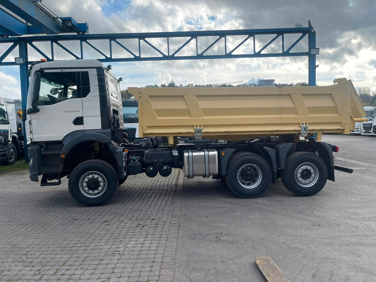 MAN TGS 28.440 6x4-4 / 3-Seiten- Kipper EuromixMTP - Tippbil lastbil: bild 2 MAN TGS 28.440 6x4-4 / 3-Seiten- Kipper EuromixMTP - Tippbil lastbil: bild 2