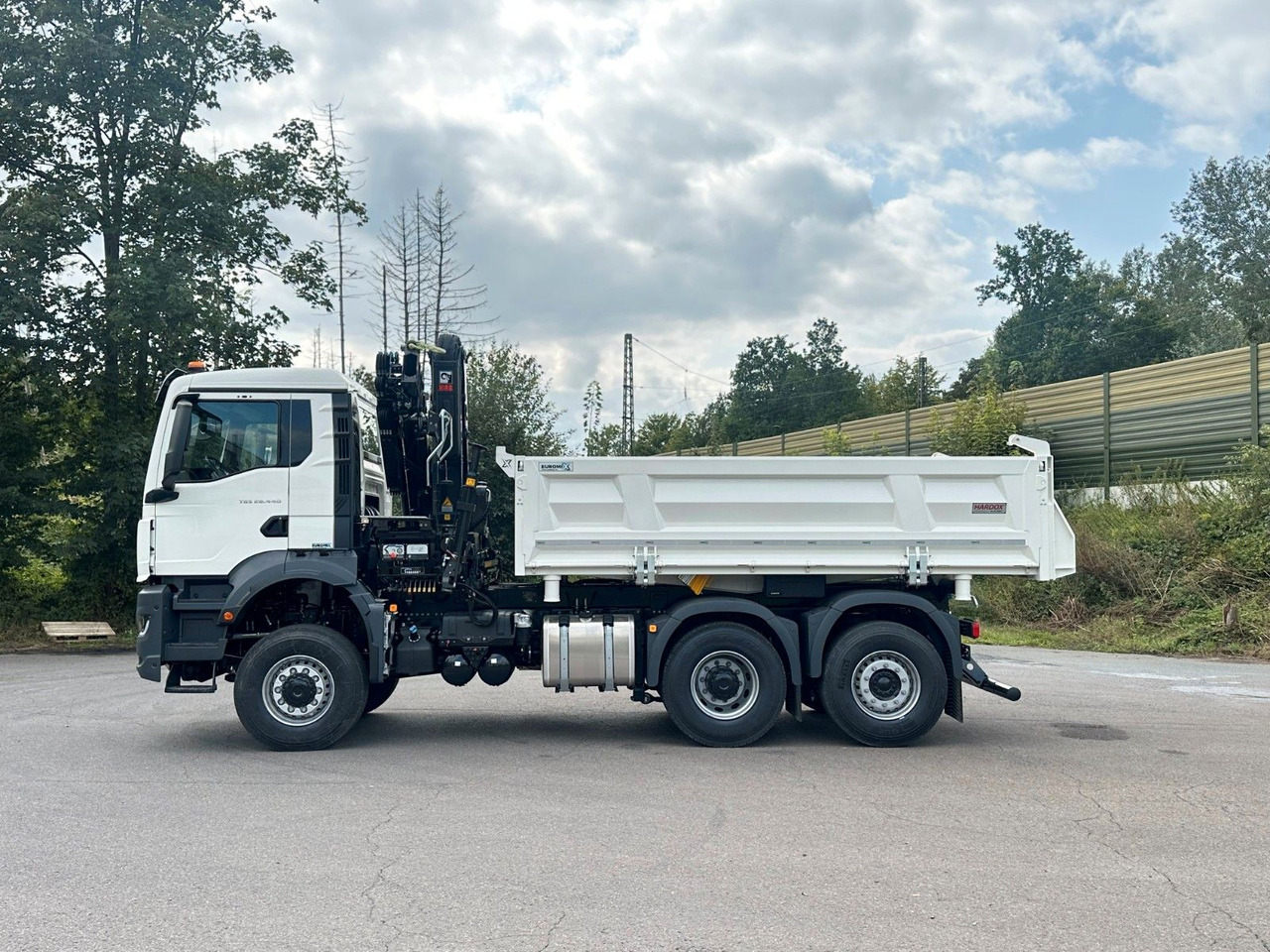 MAN TGS 28.440 6x4-4/3-Seiten- Kipper / Hiab 138-3 - Tippbil lastbil, Kranbil: bild 4 MAN TGS 28.440 6x4-4/3-Seiten- Kipper / Hiab 138-3 - Tippbil lastbil, Kranbil: bild 4