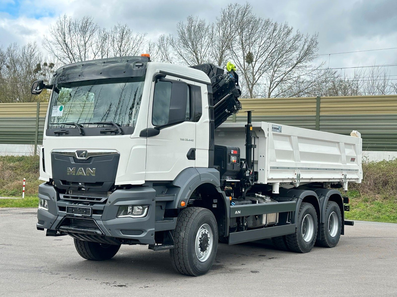 MAN TGS 33.440 6x6 /3-Seiten- Kipper / HIAB 228-4 - Tippbil lastbil, Kranbil: bild 2 MAN TGS 33.440 6x6 /3-Seiten- Kipper / HIAB 228-4 - Tippbil lastbil, Kranbil: bild 2