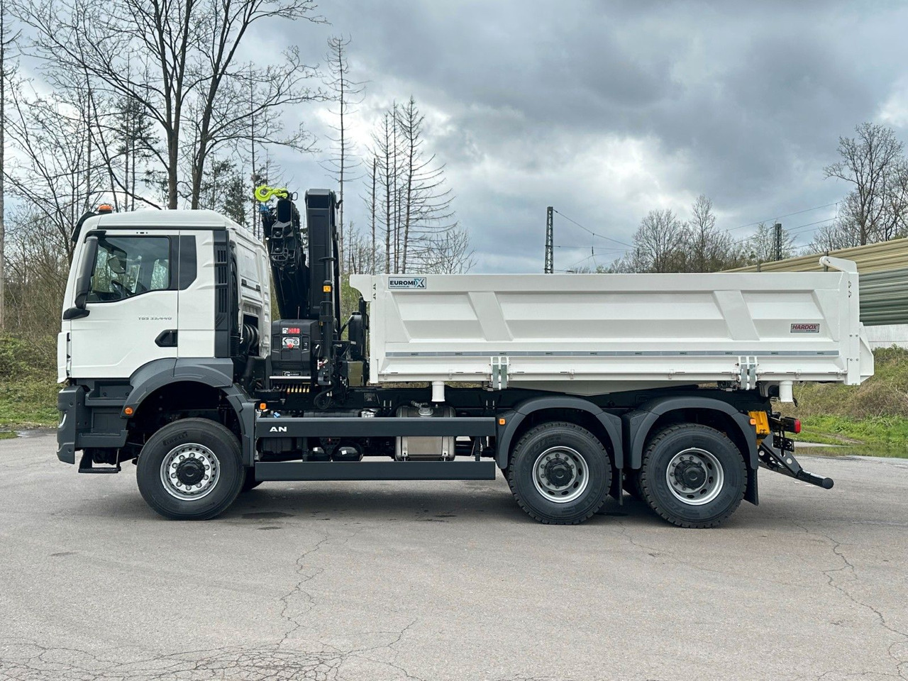 MAN TGS 33.440 6x6 /3-Seiten- Kipper / HIAB 228-4 - Tippbil lastbil, Kranbil: bild 4 MAN TGS 33.440 6x6 /3-Seiten- Kipper / HIAB 228-4 - Tippbil lastbil, Kranbil: bild 4