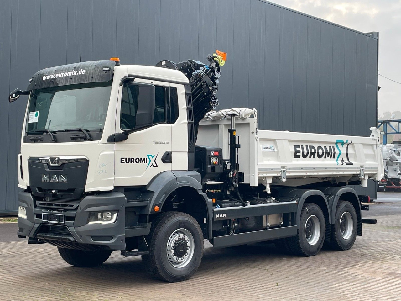 MAN TGS 33.440 6x6 /3-Seiten- Kipper / HIAB 228-6 - Tippbil lastbil, Kranbil: bild 3 MAN TGS 33.440 6x6 /3-Seiten- Kipper / HIAB 228-6 - Tippbil lastbil, Kranbil: bild 3