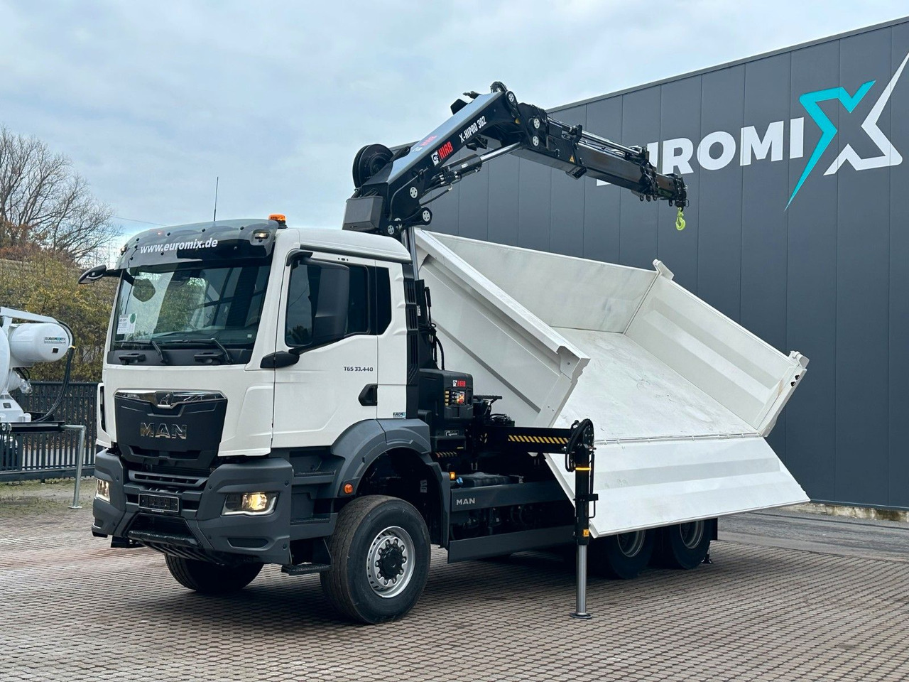 MAN TGS 33.440 6x6 /3-Seiten- Kipper / Kran HIAB 302 - Tippbil lastbil, Kranbil: bild 5 MAN TGS 33.440 6x6 /3-Seiten- Kipper / Kran HIAB 302 - Tippbil lastbil, Kranbil: bild 5