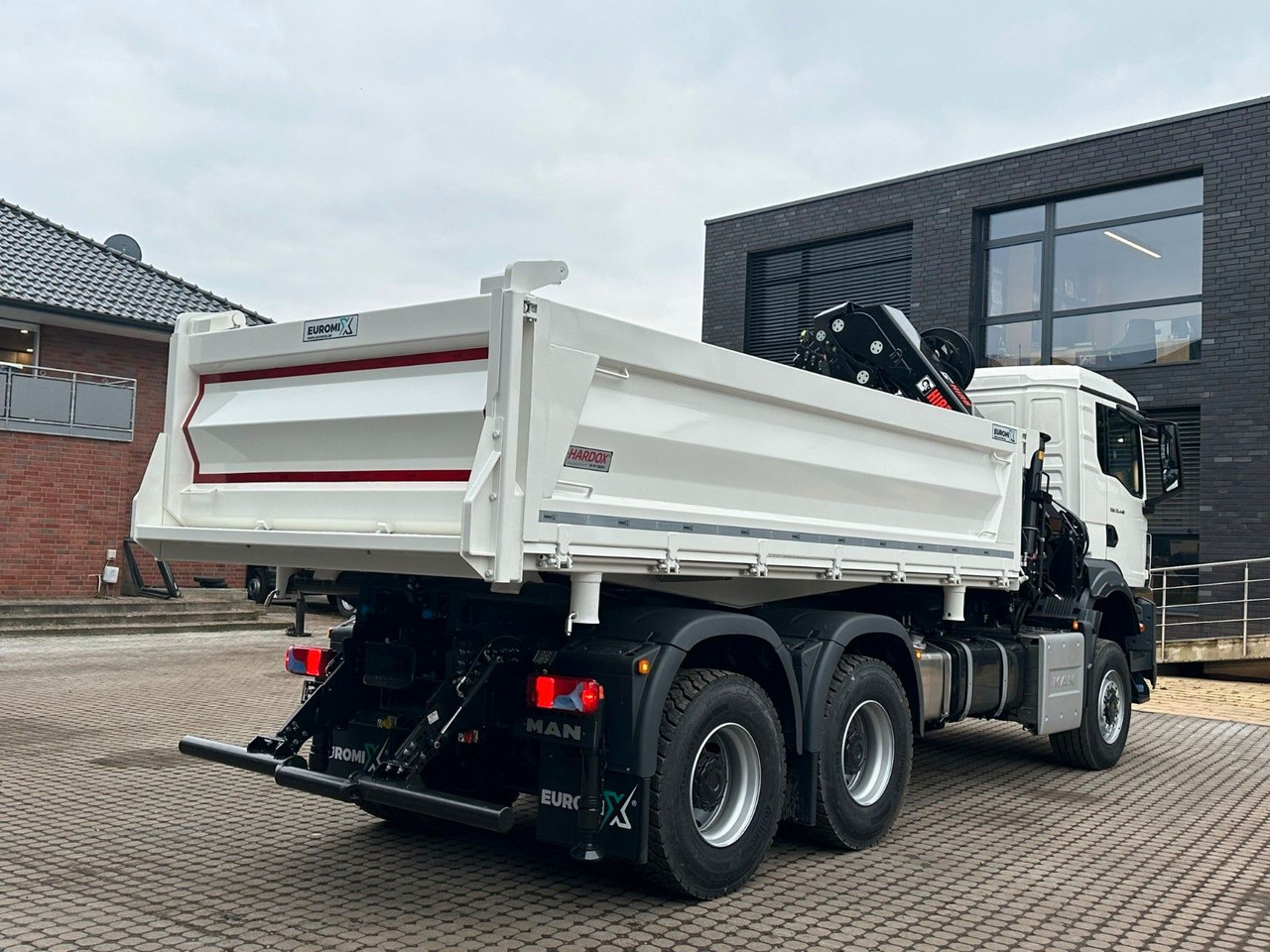 MAN TGS 33.440 6x6 /3-Seiten- Kipper / Kran HIAB 302 - Tippbil lastbil, Kranbil: bild 5 MAN TGS 33.440 6x6 /3-Seiten- Kipper / Kran HIAB 302 - Tippbil lastbil, Kranbil: bild 5