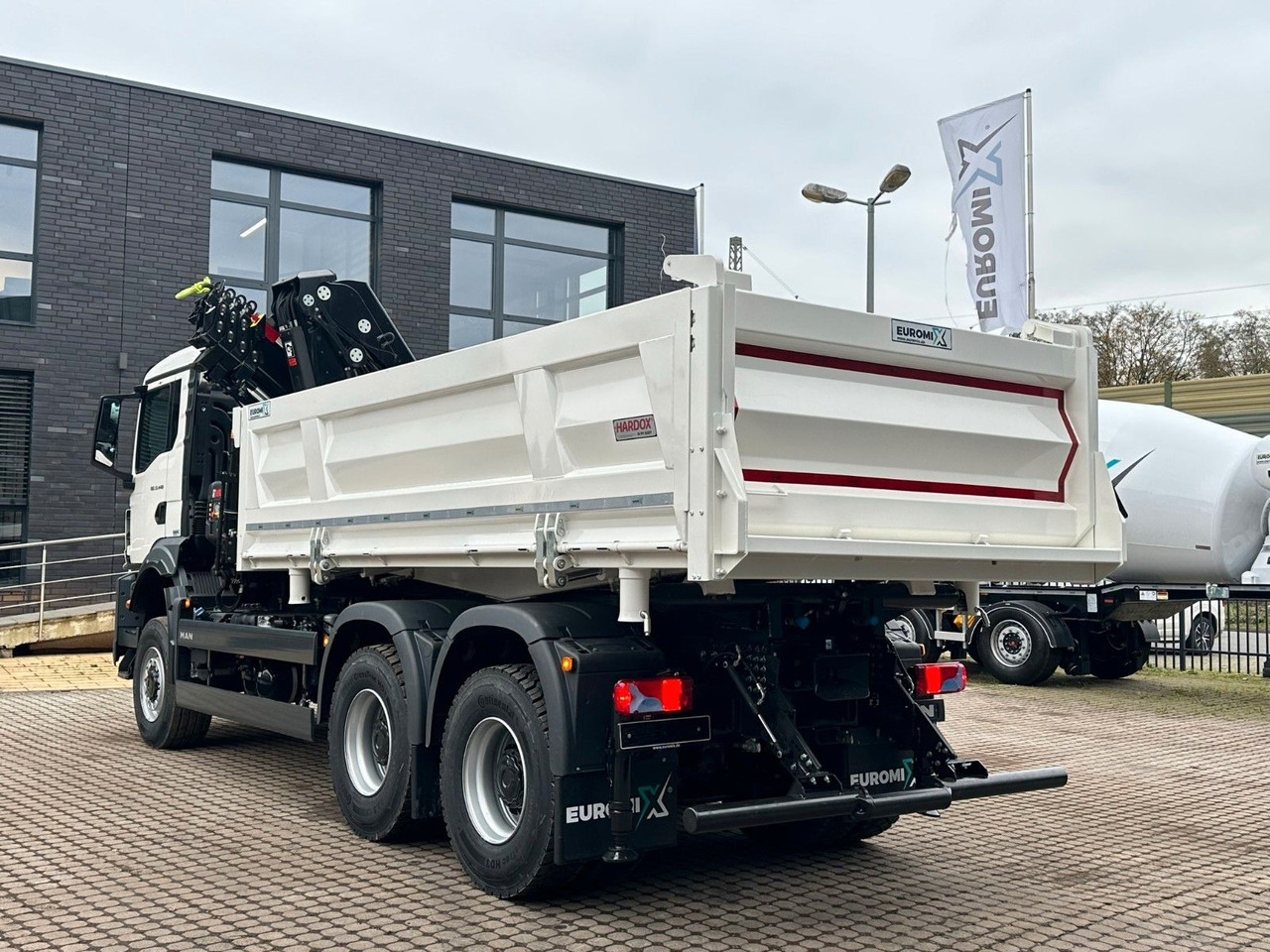 MAN TGS 33.440 6x6 /3-Seiten- Kipper / Kran HIAB 302 - Tippbil lastbil, Kranbil: bild 4 MAN TGS 33.440 6x6 /3-Seiten- Kipper / Kran HIAB 302 - Tippbil lastbil, Kranbil: bild 4