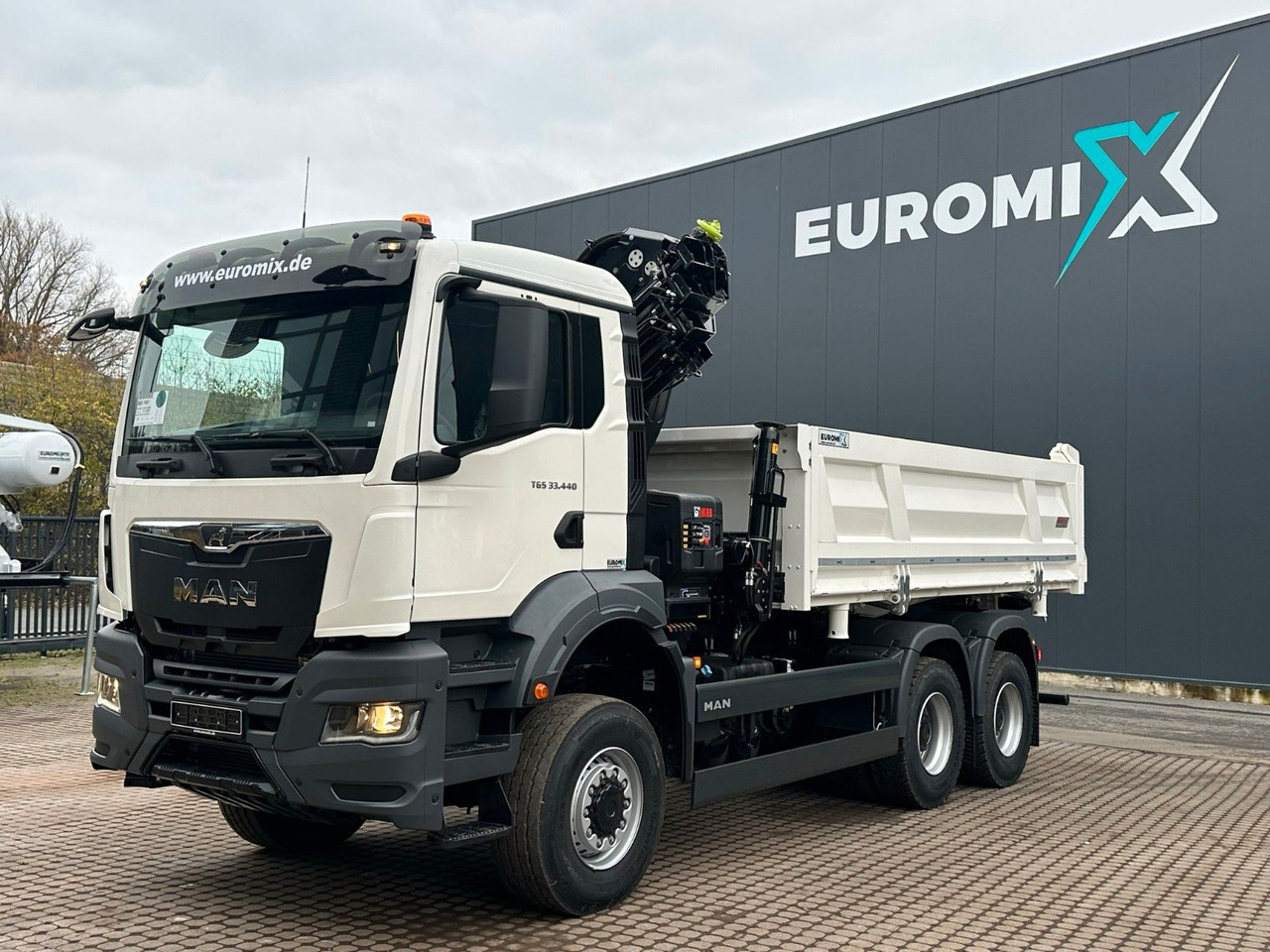MAN TGS 33.440 6x6 /3-Seiten- Kipper / Kran HIAB 302 - Tippbil lastbil, Kranbil: bild 1 MAN TGS 33.440 6x6 /3-Seiten- Kipper / Kran HIAB 302 - Tippbil lastbil, Kranbil: bild 1