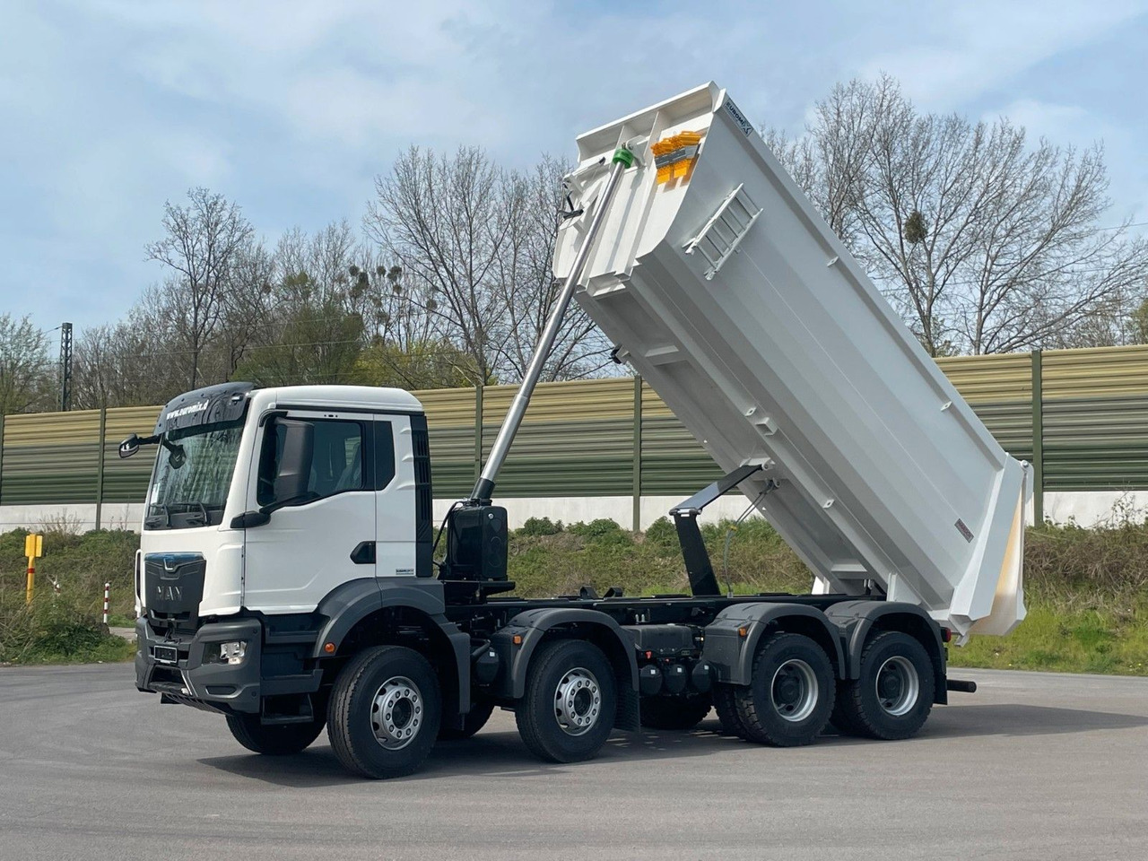 MAN TGS 41.400 8x4 / EUROMIX MTP 20m³/ EURO2 Kipper - Tippbil lastbil: bild 1 MAN TGS 41.400 8x4 / EUROMIX MTP 20m³/ EURO2 Kipper - Tippbil lastbil: bild 1