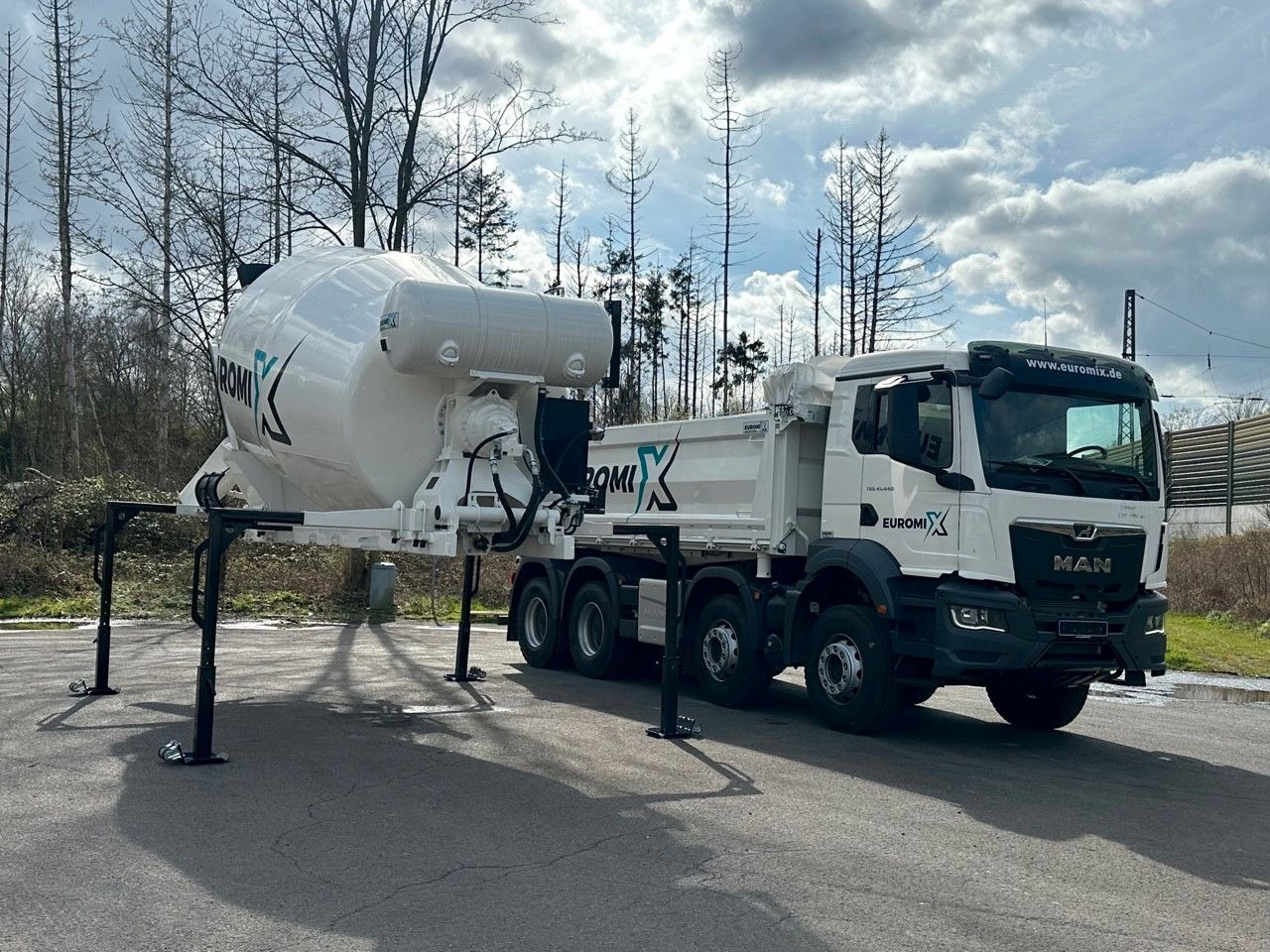 MAN TGS 41.440 8x4 WECHSELSYSTEM KIPPER+MISCHER - Tippbil lastbil: bild 1 MAN TGS 41.440 8x4 WECHSELSYSTEM KIPPER+MISCHER - Tippbil lastbil: bild 1