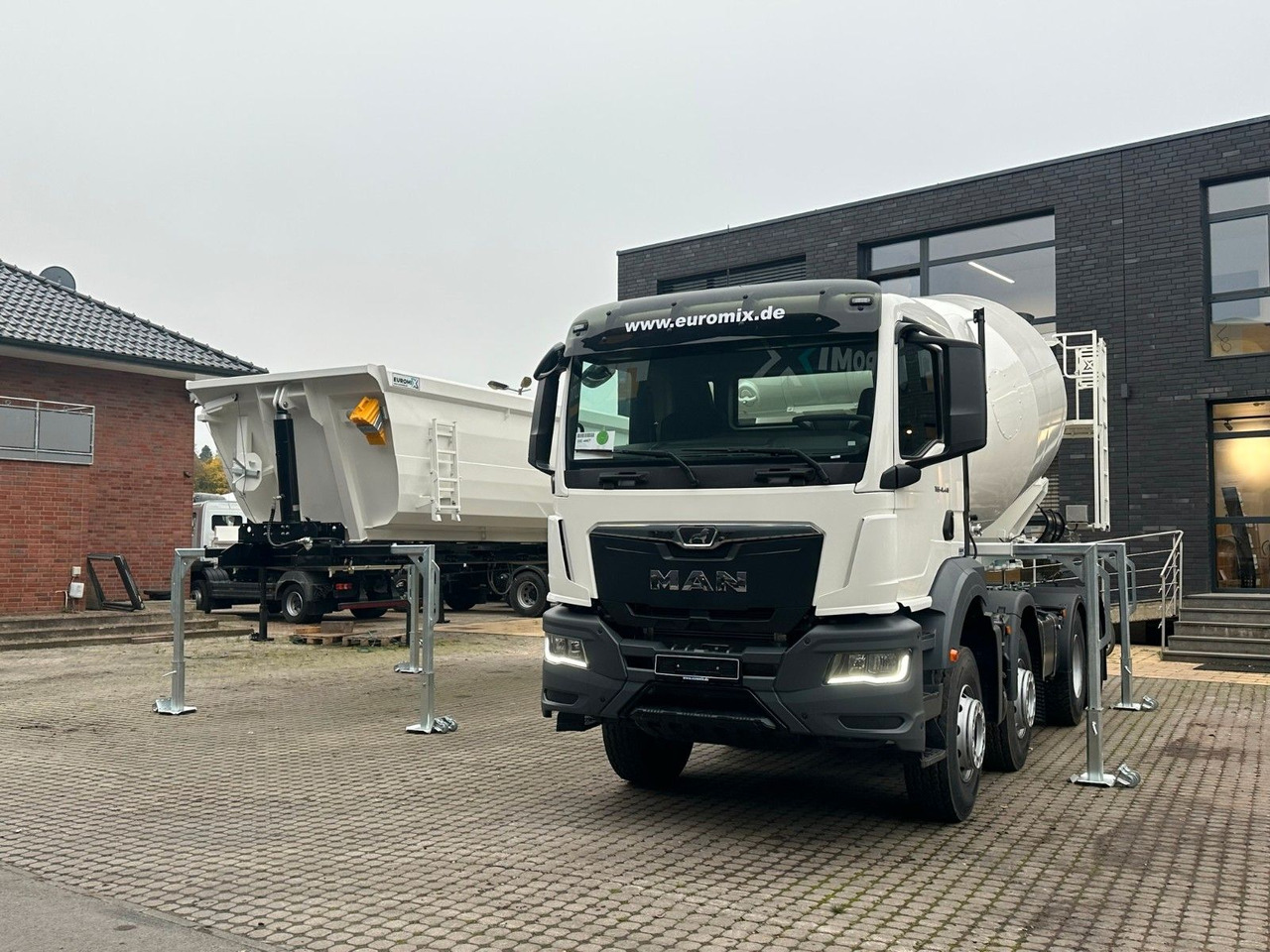 MAN TGS 41.480 8x4 WECHSELSYSTEM KIPPER+MISCHER - Betongbil, Dumper flak: bild 2 MAN TGS 41.480 8x4 WECHSELSYSTEM KIPPER+MISCHER - Betongbil, Dumper flak: bild 2