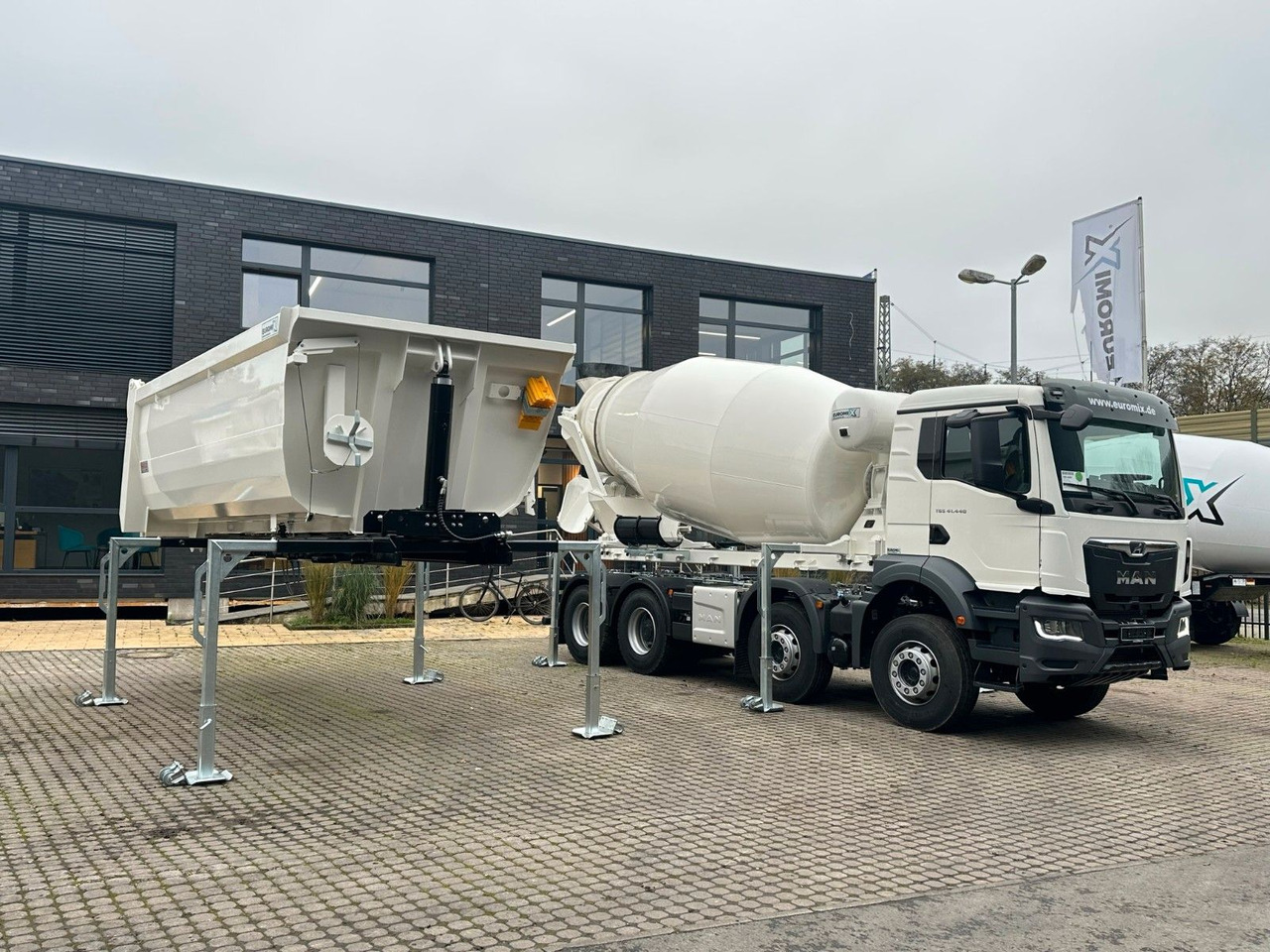MAN TGS 41.480 8x4 WECHSELSYSTEM KIPPER+MISCHER - Tippbil lastbil: bild 1 MAN TGS 41.480 8x4 WECHSELSYSTEM KIPPER+MISCHER - Tippbil lastbil: bild 1