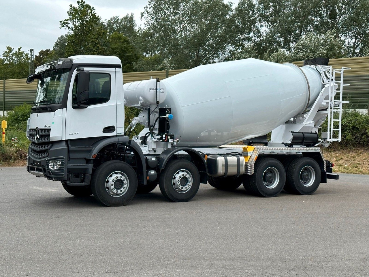Mercedes-Benz AROCS 5 4142 B 8X4 Euro 3 EuromixMTP EM 10 - Betongbil: bild 4 Mercedes-Benz AROCS 5 4142 B 8X4 Euro 3 EuromixMTP EM 10 - Betongbil: bild 4