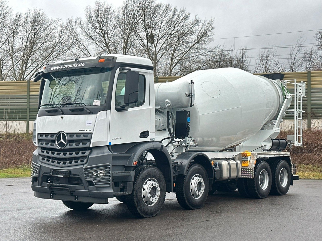 Mercedes-Benz AROCS 5 4242 8x4 Euro5 EuromixMTP EM 12m R - Betongbil: bild 3 Mercedes-Benz AROCS 5 4242 8x4 Euro5 EuromixMTP EM 12m R - Betongbil: bild 3