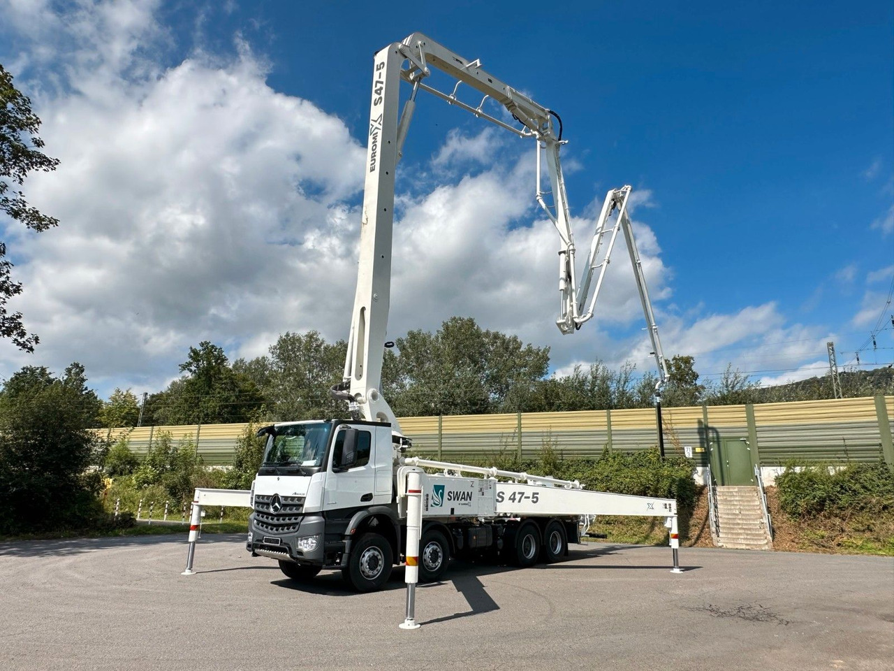 Mercedes-Benz Arocs 5 4142 8x4 SWAN TSP 47-5 160RZ ( 47m ) - Betongbil: bild 1 Mercedes-Benz Arocs 5 4142 8x4 SWAN TSP 47-5 160RZ ( 47m ) - Betongbil: bild 1