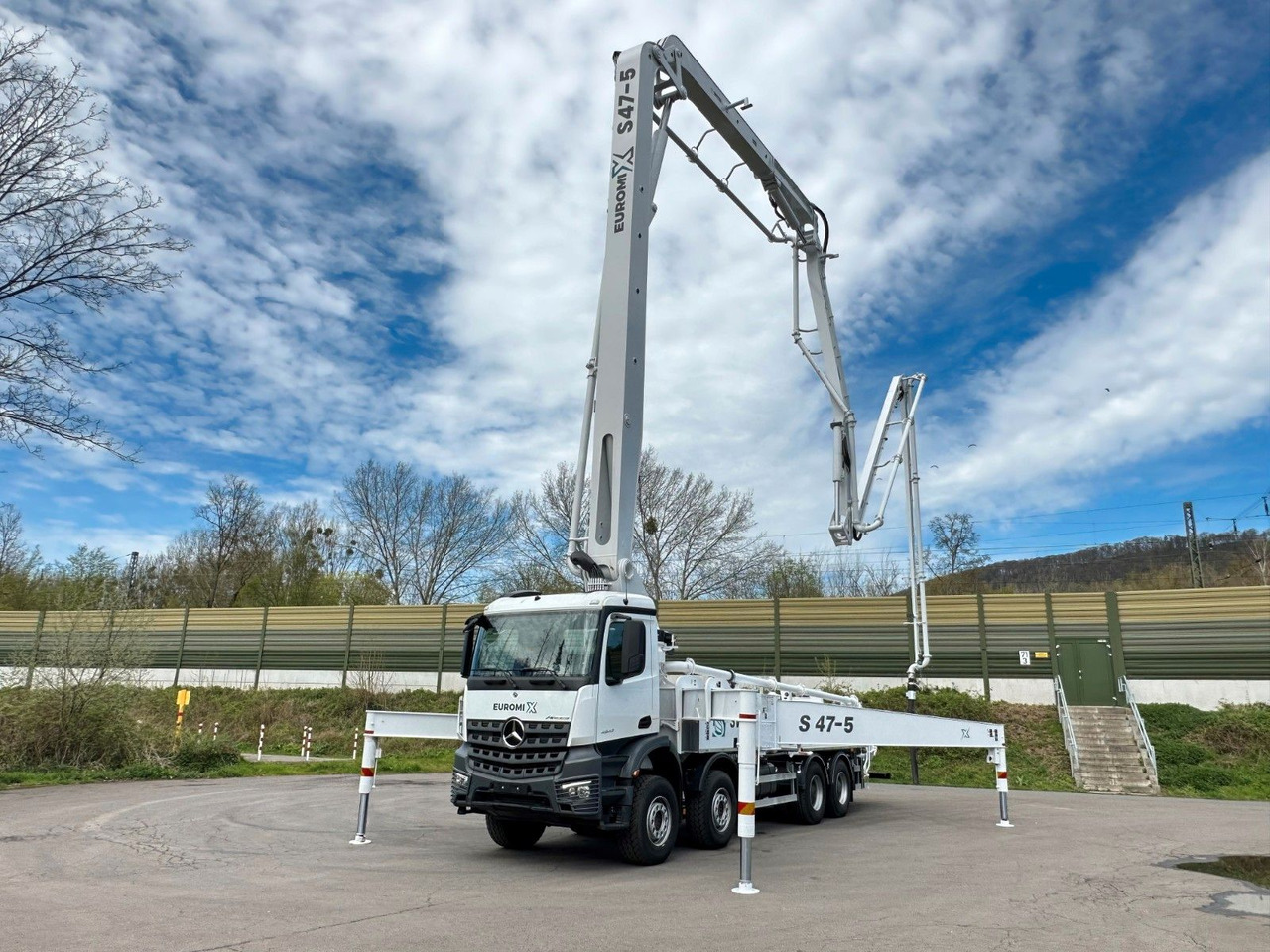 Mercedes-Benz Arocs 5 4542 8x4 SWAN TSP 47-5 160RZ ( 47m ) - Betongpump: bild 3 Mercedes-Benz Arocs 5 4542 8x4 SWAN TSP 47-5 160RZ ( 47m ) - Betongpump: bild 3