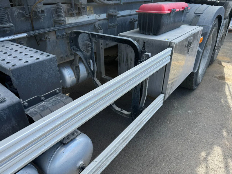 Volvo FM 370 6x2*4, 8m3 Mixer with Hyrdaulic slide, 2016 - Betongbil: bild 5 Volvo FM 370 6x2*4, 8m3 Mixer with Hyrdaulic slide, 2016 - Betongbil: bild 5