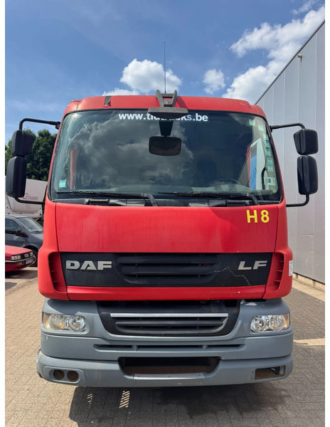 DAF LF 55.220 **EURO 4-MANUAL GEARBOX** - Lastbil med skåp: bild 2 DAF LF 55.220 **EURO 4-MANUAL GEARBOX** - Lastbil med skåp: bild 2
