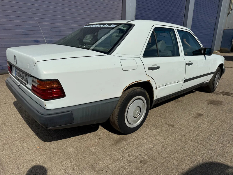 Mercedes-Benz 200-serie **W124-250D** - Sedan: bild 4 Mercedes-Benz 200-serie **W124-250D** - Sedan: bild 4