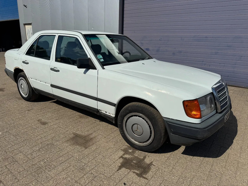 Mercedes-Benz 200-serie **W124-250D** - Sedan: bild 3 Mercedes-Benz 200-serie **W124-250D** - Sedan: bild 3