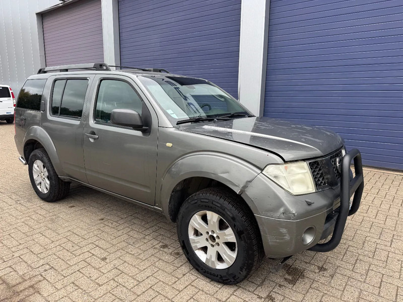Nissan Pathfinder **AIRCO-EURO 3-7 SEATS** - Personbil: bild 1 Nissan Pathfinder **AIRCO-EURO 3-7 SEATS** - Personbil: bild 1