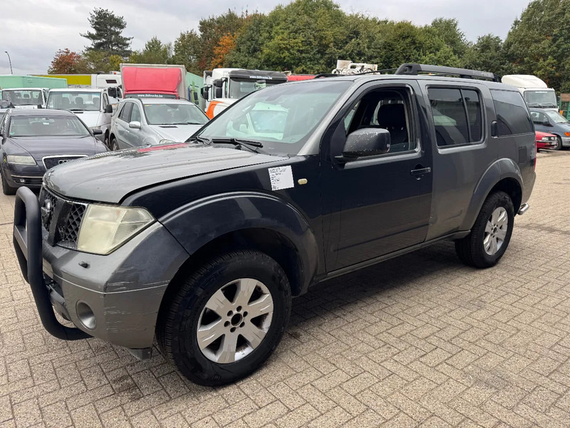 Nissan Pathfinder **AIRCO-EURO 3-7 SEATS** - Personbil: bild 3 Nissan Pathfinder **AIRCO-EURO 3-7 SEATS** - Personbil: bild 3