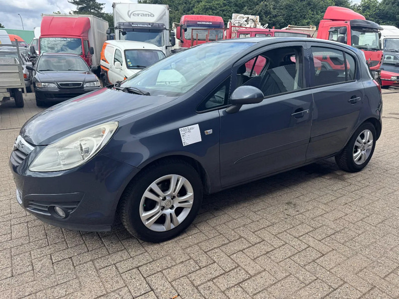 Opel Corsa **EURO4-AIRCO** - Sedan: bild 1 Opel Corsa **EURO4-AIRCO** - Sedan: bild 1