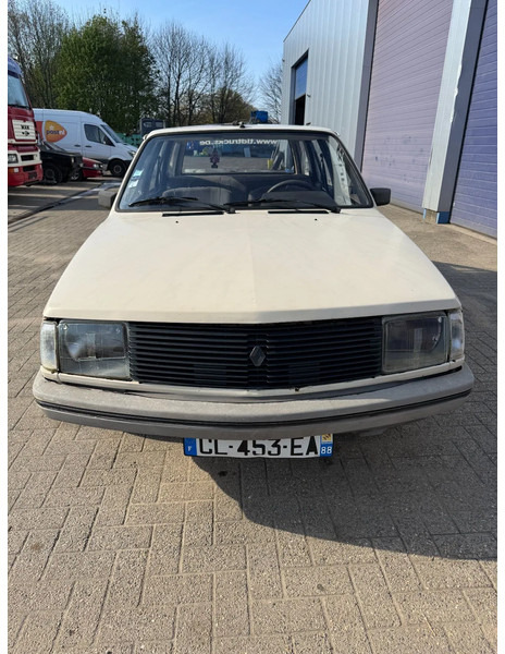 Renault 18 **ESSENCE-PETROL** - Kombi: bild 2 Renault 18 **ESSENCE-PETROL** - Kombi: bild 2