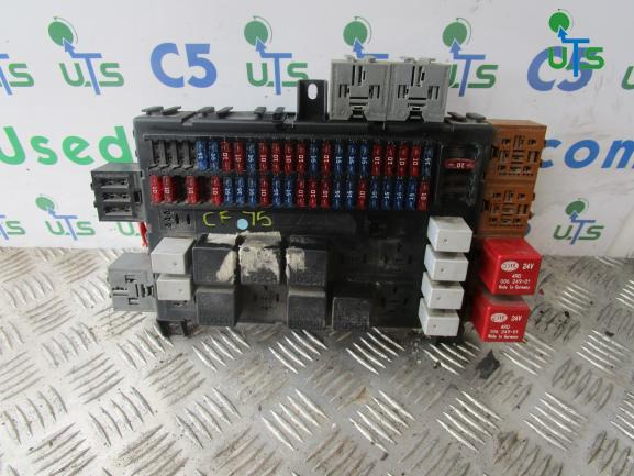 DAF CF 75/85 FUSEBOARD PART NO 1373830/518685003/01 - Elektriskt system för Lastbil: bild 1 DAF CF 75/85 FUSEBOARD PART NO 1373830/518685003/01 - Elektriskt system för Lastbil: bild 1