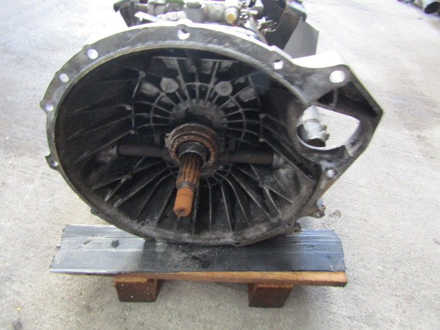 ISUZU 6 SPEED MANUAL GEARBOX P/NO MZ087 – TO257182 - Växellåda för Lastbil: bild 4 ISUZU 6 SPEED MANUAL GEARBOX P/NO MZ087 – TO257182 - Växellåda för Lastbil: bild 4