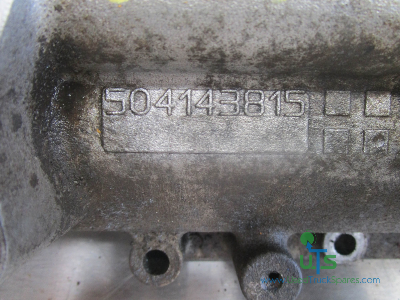 IVECO CURSOR 8 OIL COOLER HOUSING P/NO 504143815 - Motor och reservdelar för Lastbil: bild 2 IVECO CURSOR 8 OIL COOLER HOUSING P/NO 504143815 - Motor och reservdelar för Lastbil: bild 2