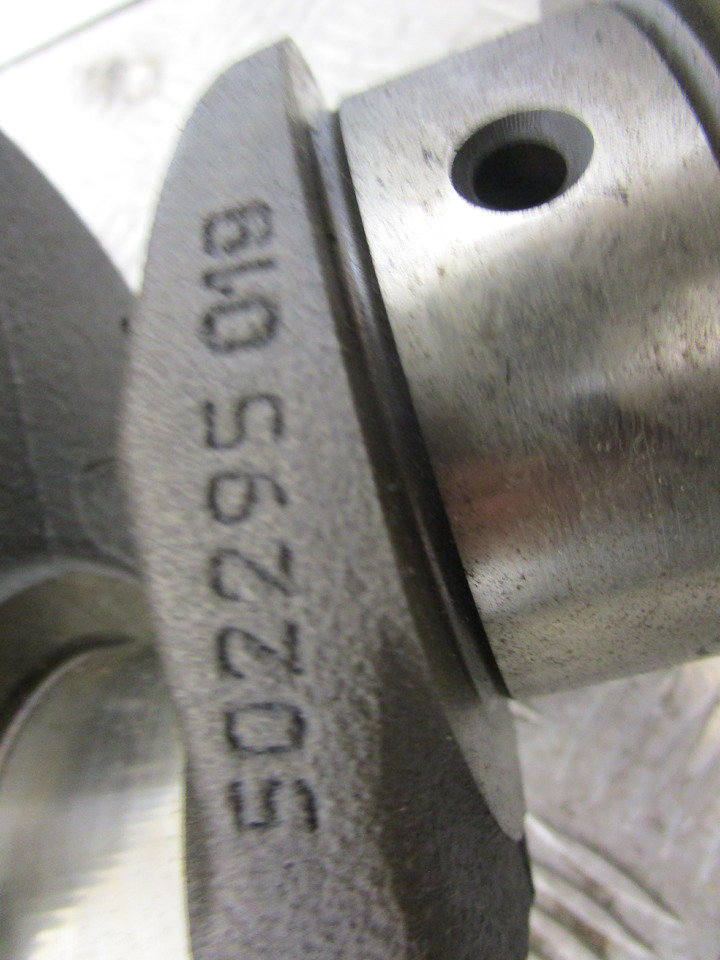 IVECO DAILY 3.0 STANDARD CRANKSHAFT P/NO 502295.019 - Motor och reservdelar för Lastbil: bild 2 IVECO DAILY 3.0 STANDARD CRANKSHAFT P/NO 502295.019 - Motor och reservdelar för Lastbil: bild 2