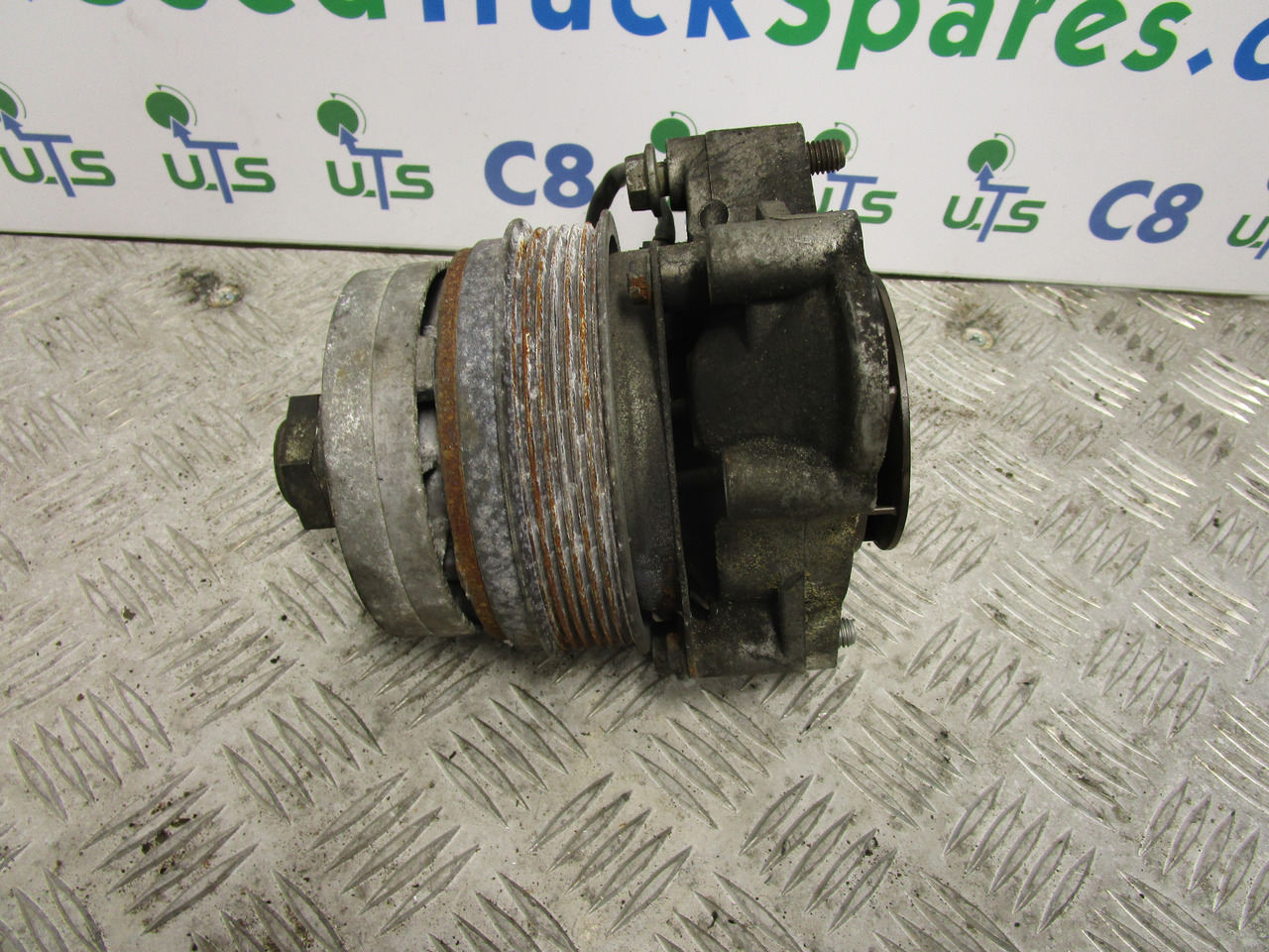 IVECO DAILY 3.0 WATER PUMP & VISCUSS COUPLING - Motor och reservdelar för Lastbil: bild 1 IVECO DAILY 3.0 WATER PUMP & VISCUSS COUPLING - Motor och reservdelar för Lastbil: bild 1