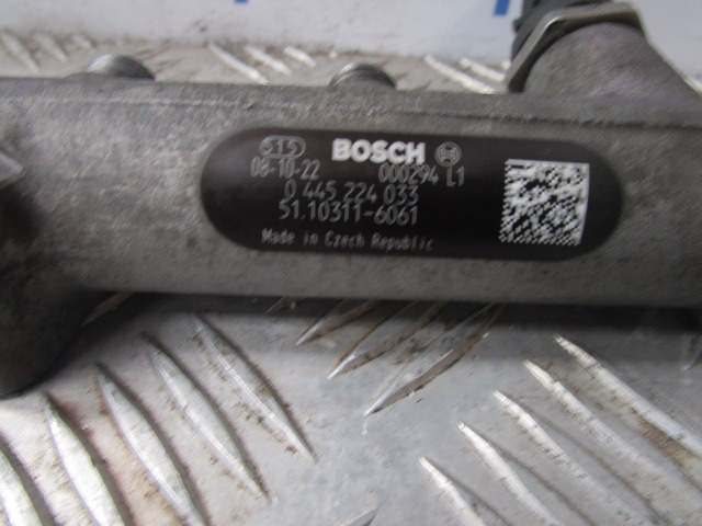 MAN TGL DO834 LFL54 BOSCH FUEL RAIL P/NO 0445224033 - Motor och reservdelar för Lastbil: bild 2 MAN TGL DO834 LFL54 BOSCH FUEL RAIL P/NO 0445224033 - Motor och reservdelar för Lastbil: bild 2