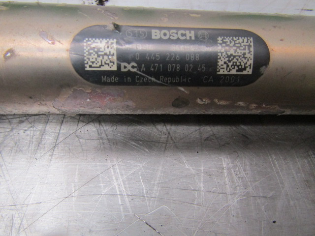 MERCEDES ACTROS MP4 OM471-6 FUEL RAIL BOSCH P/NO 0445 226 088 MERCEDS P/NO A4710780245 - Motor och reservdelar för Lastbil: bild 2 MERCEDES ACTROS MP4 OM471-6 FUEL RAIL BOSCH P/NO 0445 226 088 MERCEDS P/NO A4710780245 - Motor och reservdelar för Lastbil: bild 2