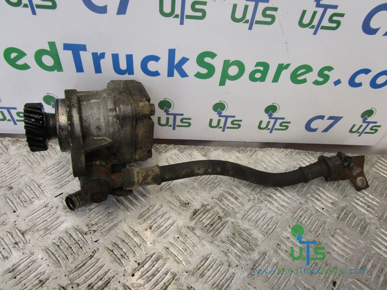 MITSUBISHI CANTER 35C13 (4M42) POWER STEERING PUMP P/NO MK471985 - Styrning för Lastbil: bild 1 MITSUBISHI CANTER 35C13 (4M42) POWER STEERING PUMP P/NO MK471985 - Styrning för Lastbil: bild 1