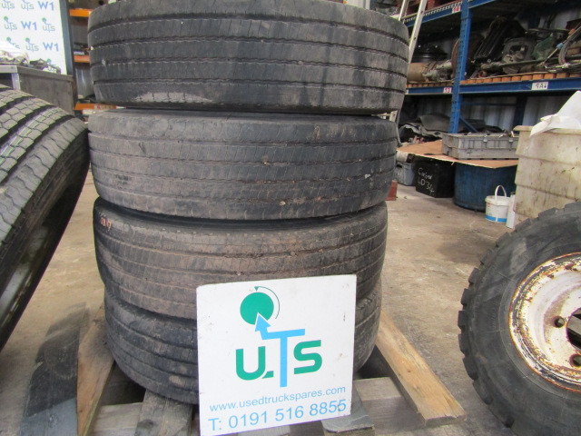 MITSUBISHI FUSO (6) WHEELS AND TYRES 205/75/17.5 8-10MM TREAD 32MM HOLES SET OF 6 - Däck för Lastbil: bild 4 MITSUBISHI FUSO (6) WHEELS AND TYRES 205/75/17.5 8-10MM TREAD 32MM HOLES SET OF 6 - Däck för Lastbil: bild 4
