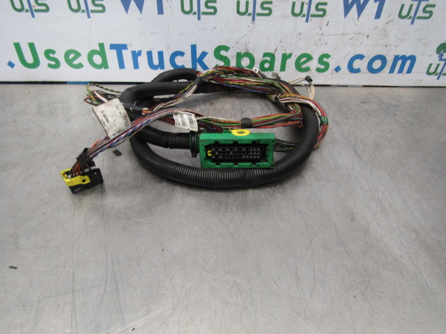 VOLVO FH13A ECU / FUSEBOARD HARNESS P/NO 20969699 / 02 - Kontrollenhet för Lastbil: bild 1 VOLVO FH13A ECU / FUSEBOARD HARNESS P/NO 20969699 / 02 - Kontrollenhet för Lastbil: bild 1