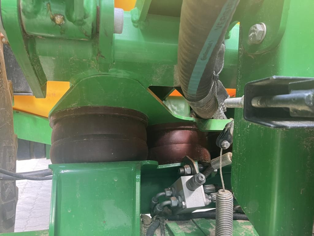 John Deere BASISMASCHINE R944I POWRSPRAY - Bogserad spruta: bild 4 John Deere BASISMASCHINE R944I POWRSPRAY - Bogserad spruta: bild 4
