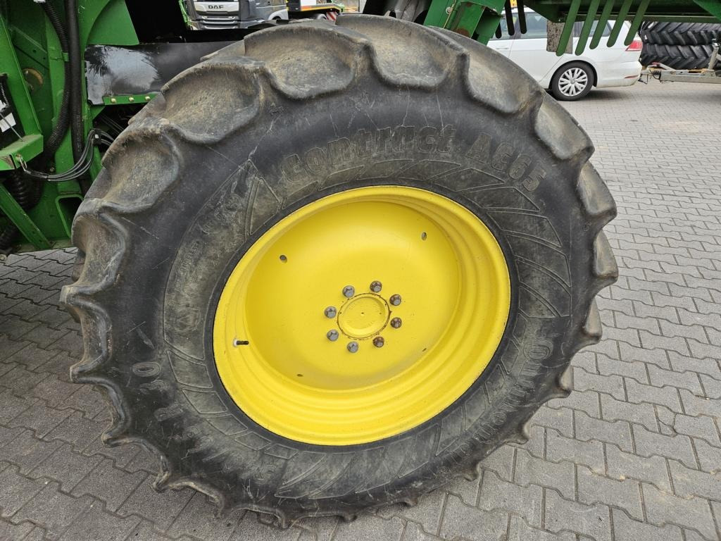 John Deere T560I - Skördetröska: bild 2 John Deere T560I - Skördetröska: bild 2
