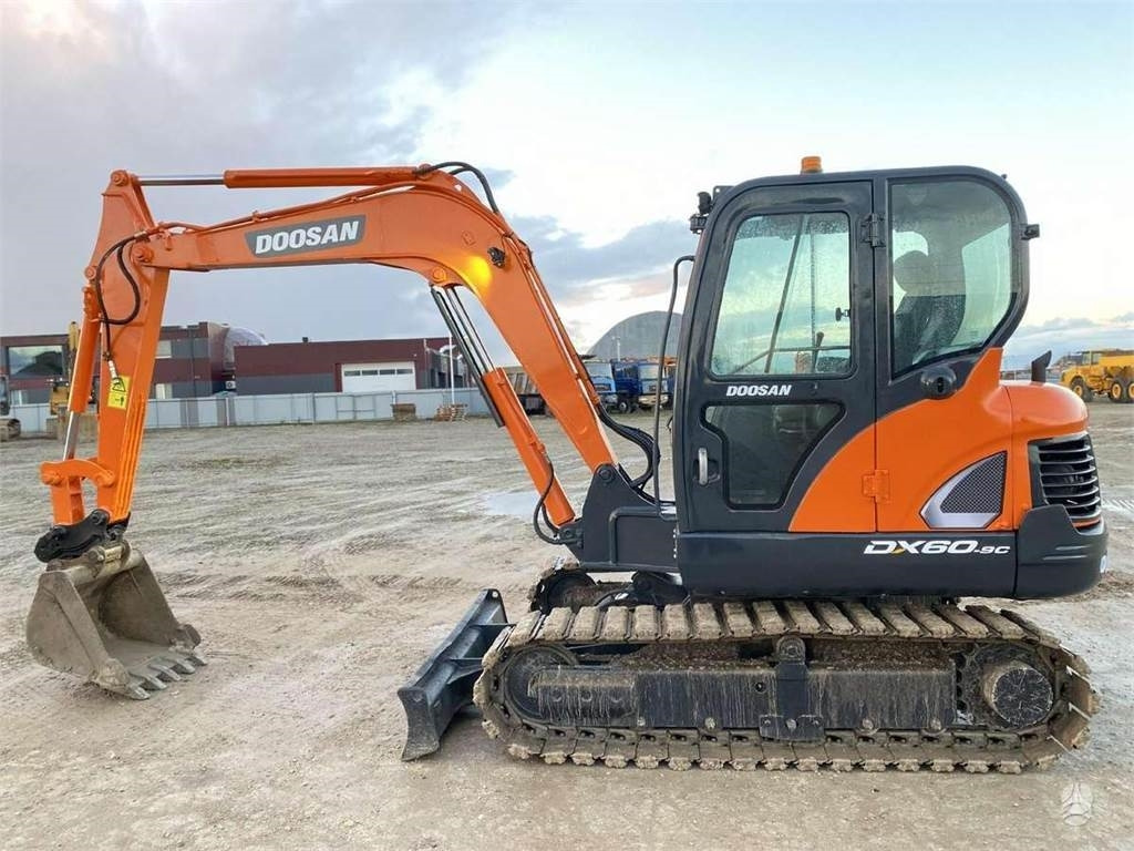 Doosan DX 60 C - Minigrävmaskin: bild 2 Doosan DX 60 C - Minigrävmaskin: bild 2