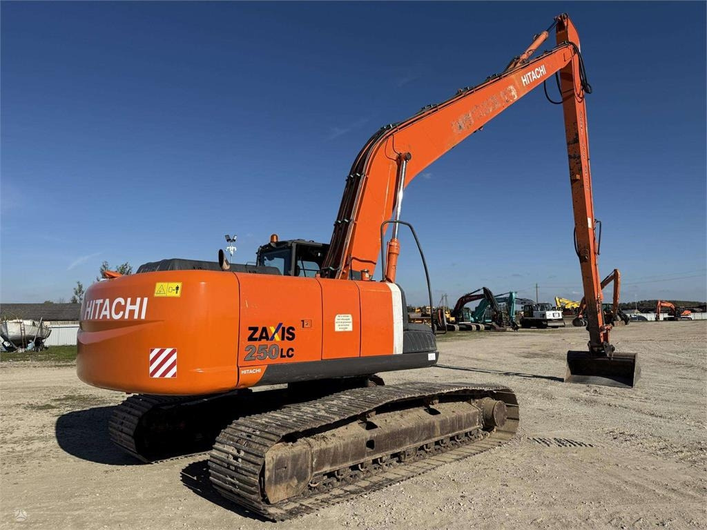 Hitachi ZX 250 LC-3 , 21 M , 800 mm - Bandgrävare: bild 4 Hitachi ZX 250 LC-3 , 21 M , 800 mm - Bandgrävare: bild 4
