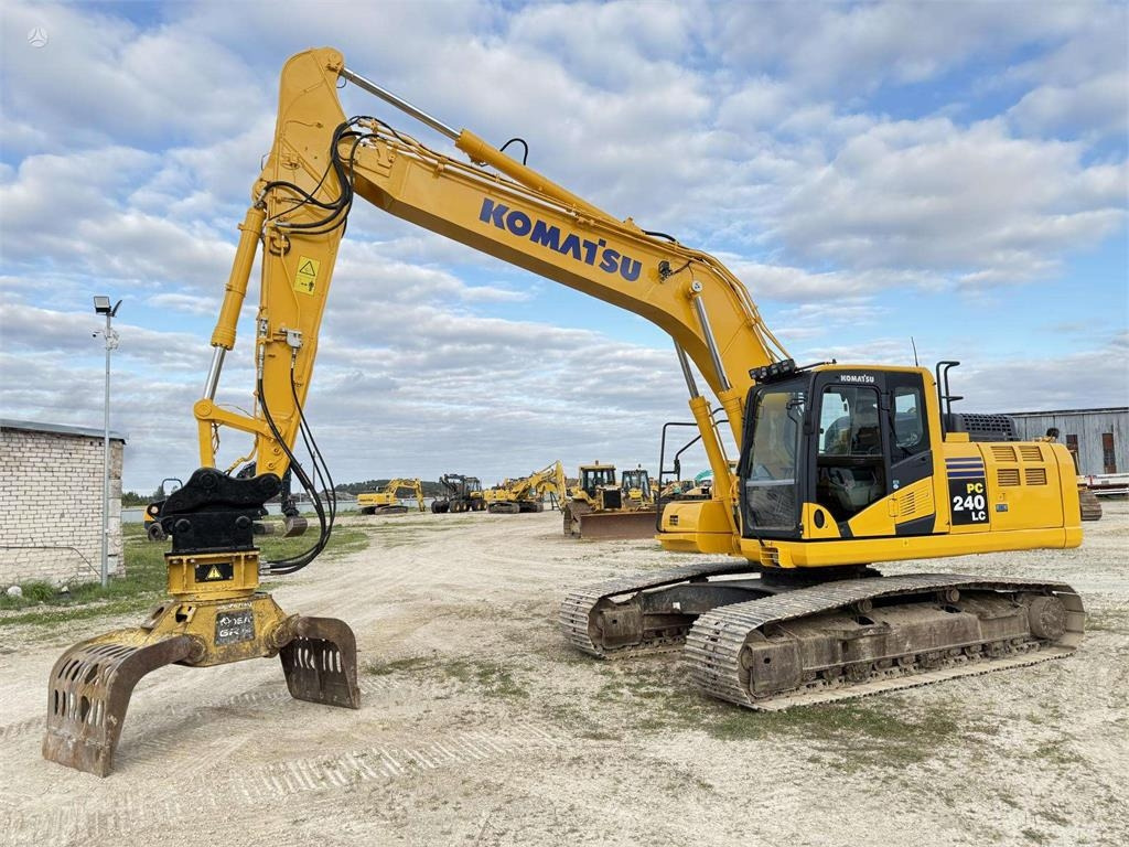Komatsu PC 240 LC-11 - Bandgrävare: bild 1 Komatsu PC 240 LC-11 - Bandgrävare: bild 1