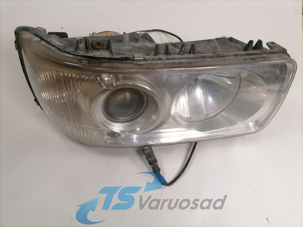DAF DAF Xenon headlight, right 1743691 - Universaldel för Lastbil: bild 1 DAF DAF Xenon headlight, right 1743691 - Universaldel för Lastbil: bild 1