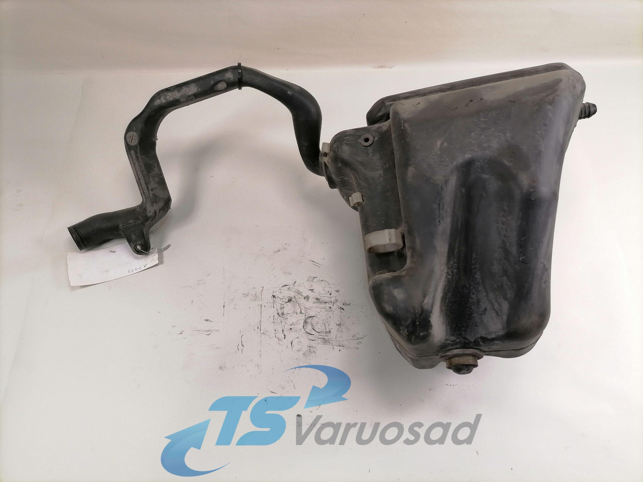 MAN Windscreen washer fluid tank 81264810079 - Vindrutetorkare för Lastbil: bild 2 MAN Windscreen washer fluid tank 81264810079 - Vindrutetorkare för Lastbil: bild 2