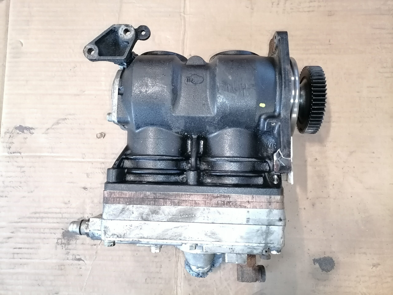 Mercedes-Benz Air compressor K165523N00 - Kompressor för Lastbil: bild 3 Mercedes-Benz Air compressor K165523N00 - Kompressor för Lastbil: bild 3